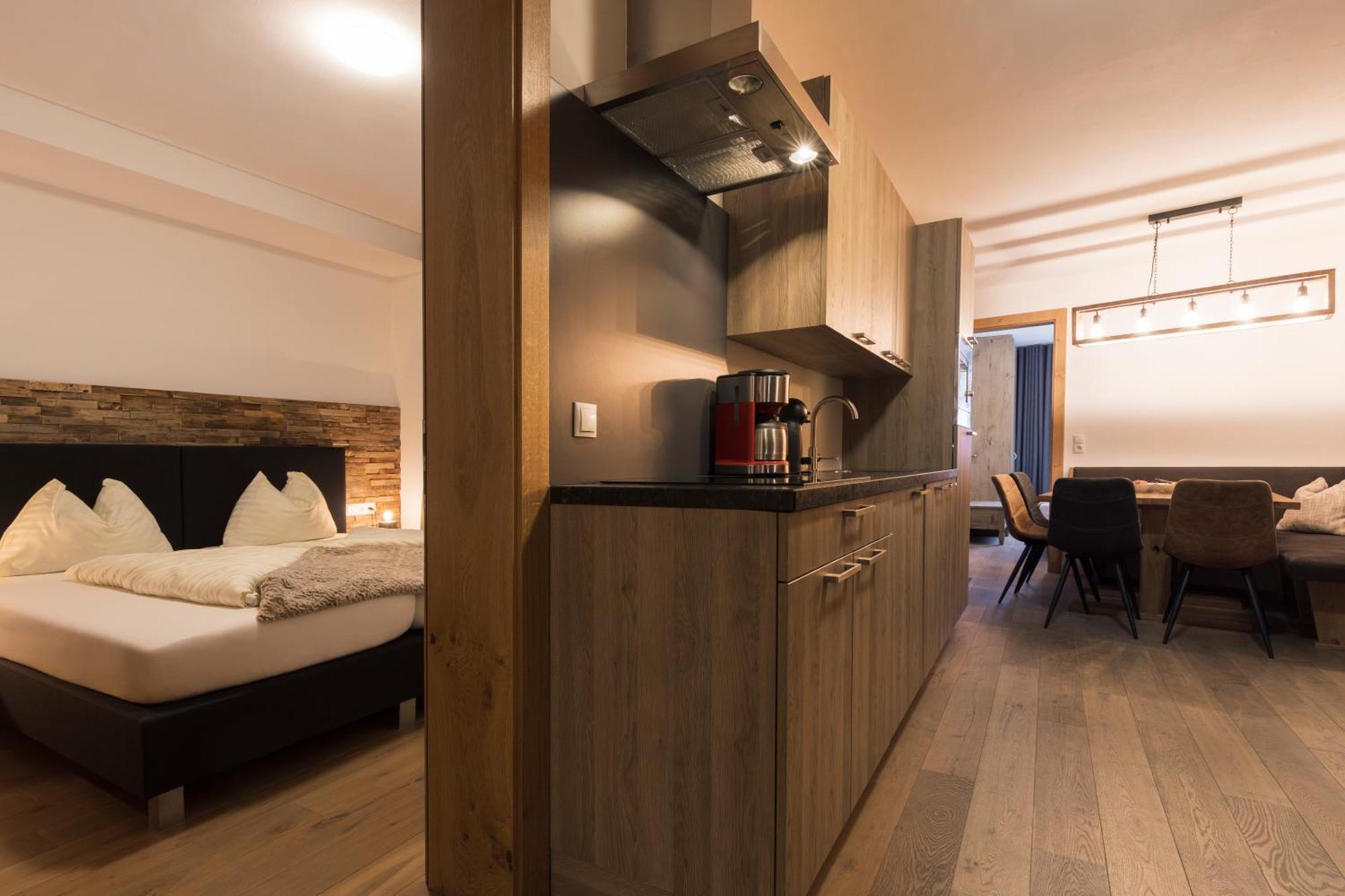 Aparthotel Herzblick Gmbh 湖城 外观 照片