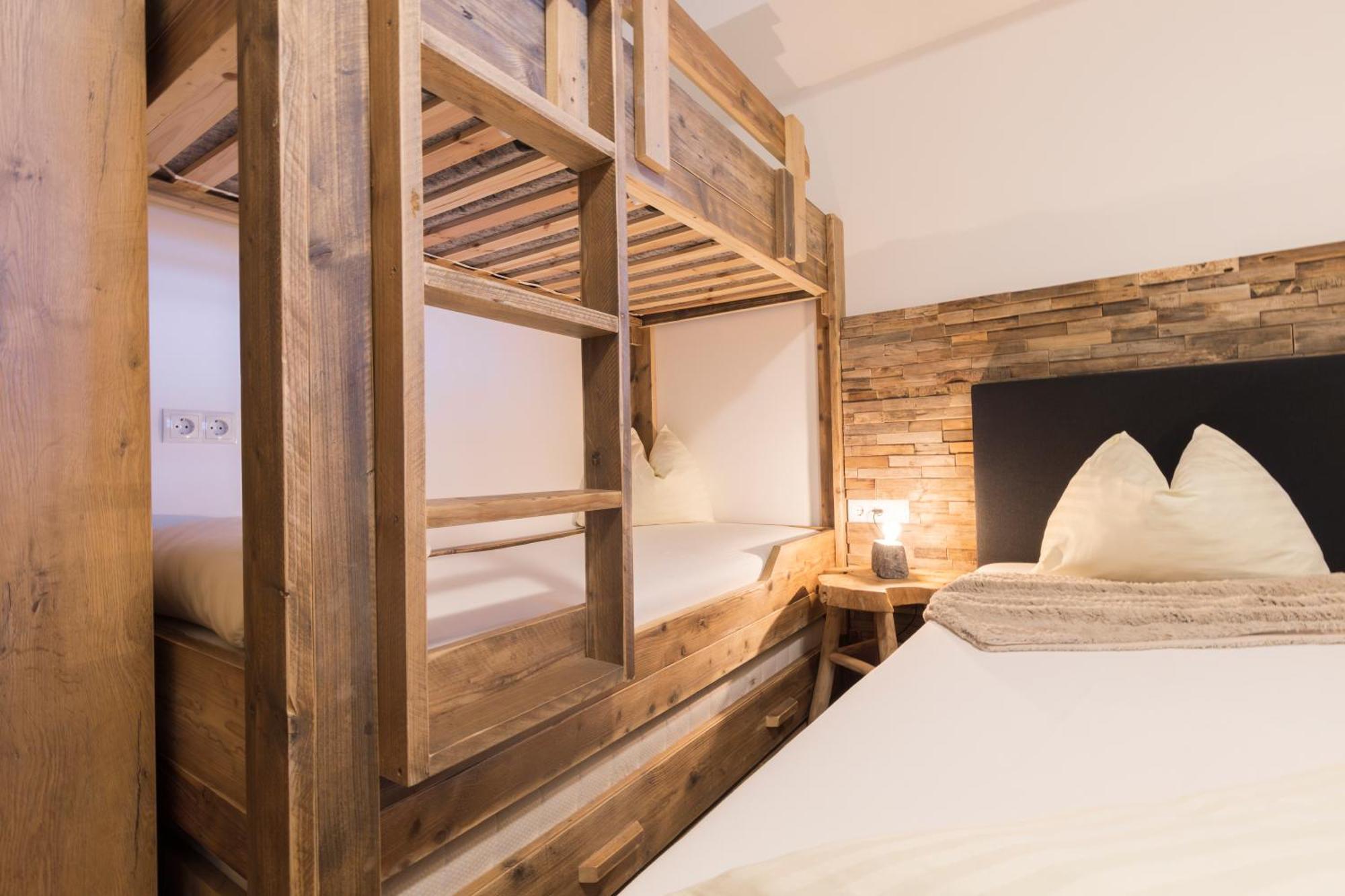 Aparthotel Herzblick Gmbh 湖城 外观 照片
